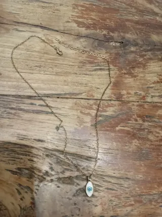 Catenina con ciondolo occhio greco