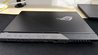 ASUS ROG Strix G513QM RTX 3060 300Hz