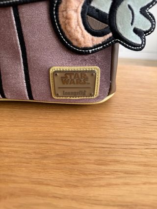 Mochila Loungefly Baby Yoda