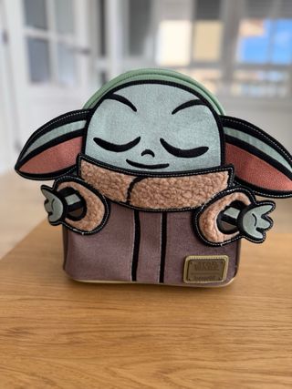 Mochila Loungefly Baby Yoda