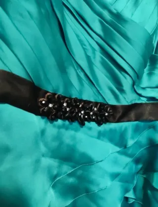 Vestido fiesta largo verde con negro