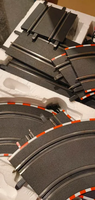 Carrera GO!!! Formula Rivals Scalextric