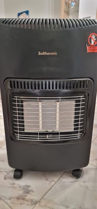 Estufa Solthermic Negra