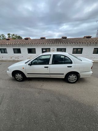 Nissan Almera 2000