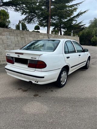 Nissan Almera 2000