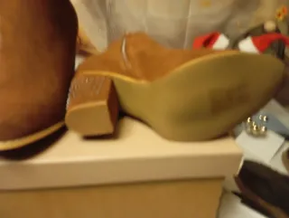 Botines Camel Tachuelas