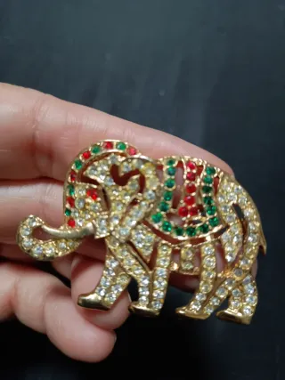 Broche Elefante Dorado con Cristales