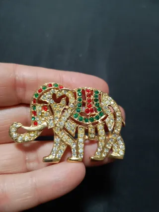 Broche Elefante Dorado con Cristales