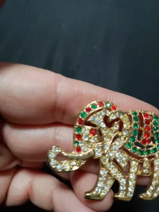 Broche Elefante Dorado con Cristales