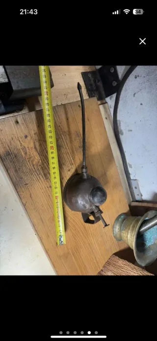 Aceitera antigua Cristian