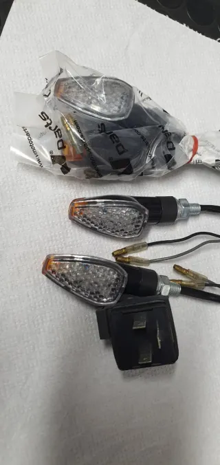 Cagiva Mito 125 frecce LED più intermittenza