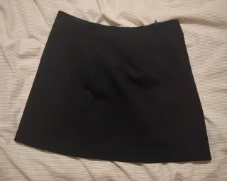 Lote 2 faldas y 1 pantalón vaquero