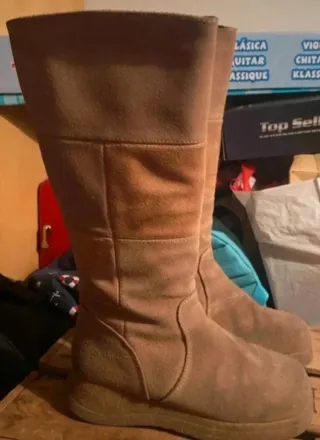 Botas de serraje marrones