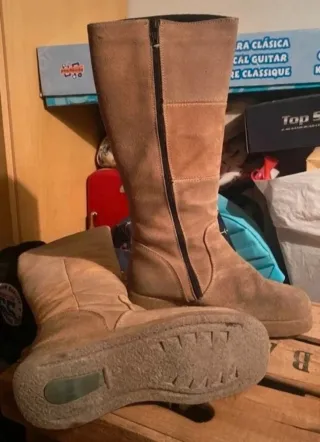 Botas de serraje marrones