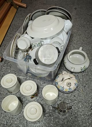 Conjunto de vajillas de cerámica diversas