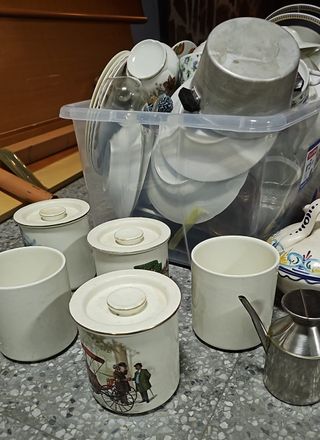 Conjunto de vajillas de cerámica diversas