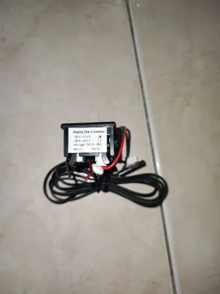 Termostato Digital Voltímetro y Termómetro