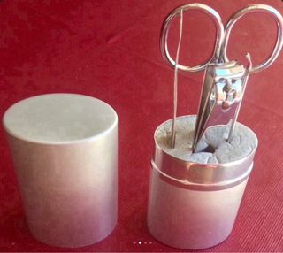 Estuche manicura completo/a estrenar