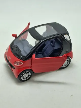Smart Fortwo City-Coupé Maisto Scala 1:33.Nuovo.