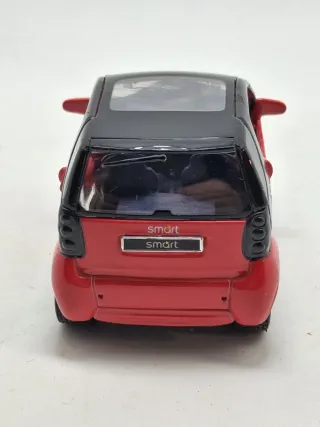 Smart Fortwo City-Coupé Maisto Scala 1:33.Nuovo.