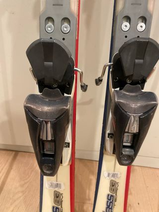 Esquís Dynastar 63 y bastones Atomic