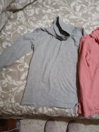 Lote 3 camisetas cuello alto niña talla 122