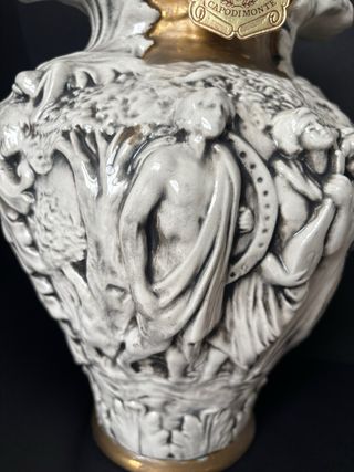 Vaso Capodimonte antico decorato
