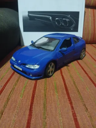Renault Megane 1:18 Azul