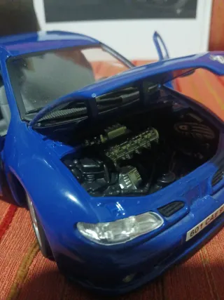 Renault Megane 1:18 Azul