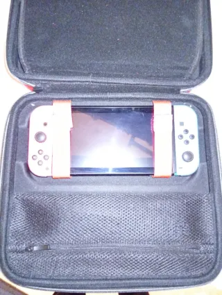Nintendo Switch Roja y Blanca