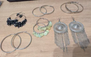 Lote de Pendientes grandes tipo aretes