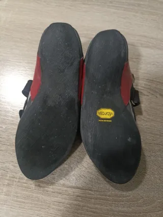 Pies de gato Garra Unkai Talla 37