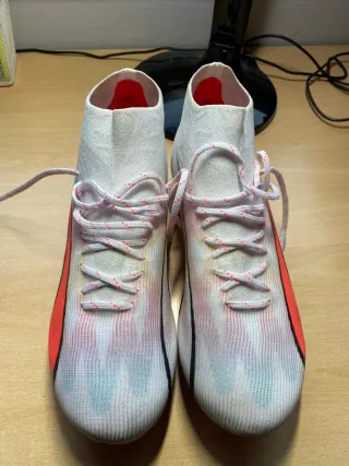 Botas de fútbol Talla 40-41 (1 solo uso)