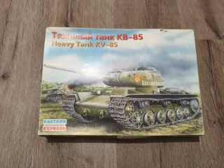 Maqueta Tanque KV-85 Eastern Express 1:35