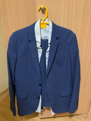 Traje de mango azul talla 50-42