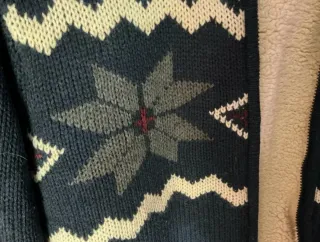 Cardigan blu con zip e fantasia