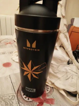 Vaso Mezclador Myprotein Marvel Negro