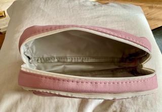 Estuche tela rosa o bolsa de aseo/a estrenar