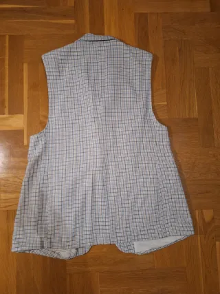 Chaleco de cuadros beige y otros colores