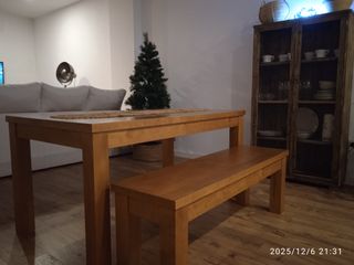 Mesa y banco de madera