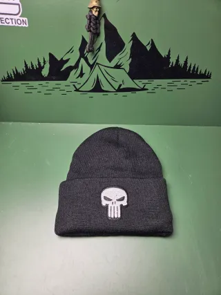 Gorra de invierno con calavera