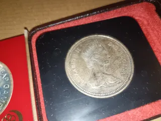 2 Monete in Argento 1973 Singapore Canada Dollari