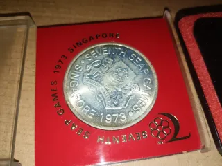 2 Monete in Argento 1973 Singapore Canada Dollari