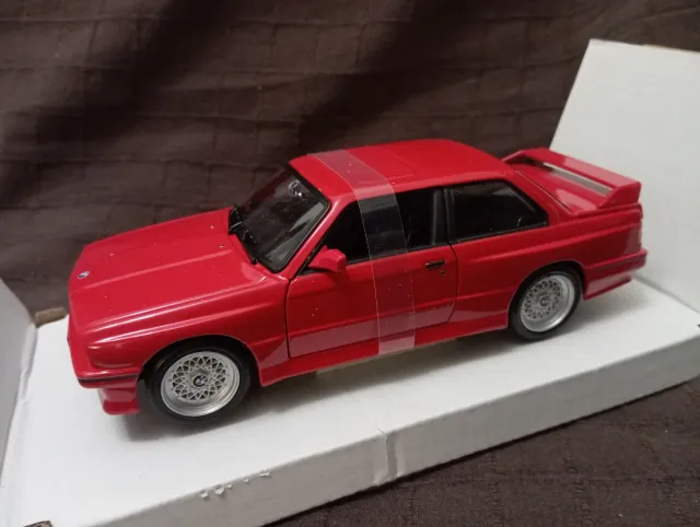 BMW serie 3 M3. De 1988. a escala 1:24.
