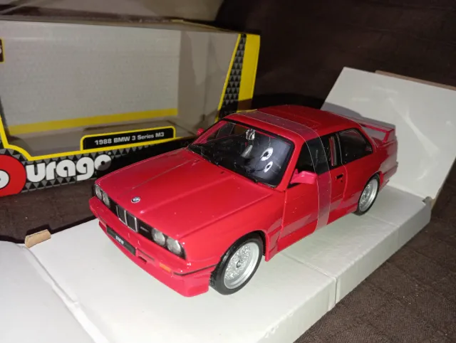 BMW serie 3 M3. De 1988. a escala 1:24.