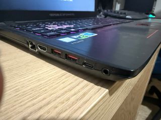 Portátil Asus ROG Strix GL553V