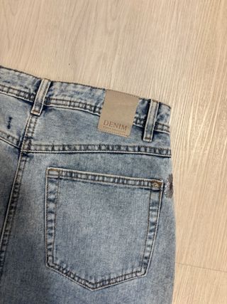 Falda larga vaquera desgastada