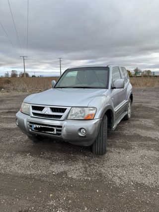 Mitsubishi Montero 2005