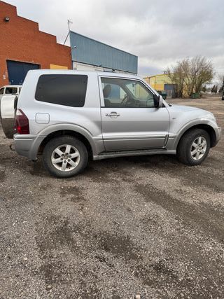 Mitsubishi Montero 2005