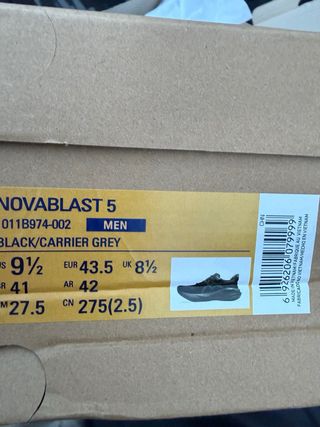 Asics Trabuco novablast  43.5 Negro/Gris